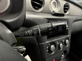 Mitsubishi Outlander Outlander (CU) SUV 2.0 16V 4x2 (4G63(DOHC 16V)) [100kW]  (05-2003/10-2=
006) picture 17