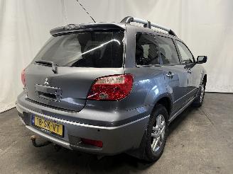 Mitsubishi Outlander Outlander (CU) SUV 2.0 16V 4x2 (4G63(DOHC 16V)) [100kW]  (05-2003/10-2=
006) picture 4
