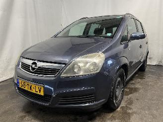 Vaurioauto  passenger cars Opel Zafira Zafira (M75) MPV 1.6 16V (Z16XEP(Euro 4)) [77kW]  (07-2005/09-2012) 2006/10