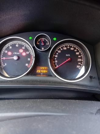 Opel Zafira Zafira (M75) MPV 1.6 16V (Z16XEP(Euro 4)) [77kW]  (07-2005/09-2012) picture 2