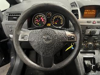 Opel Zafira Zafira (M75) MPV 1.6 16V (Z16XEP(Euro 4)) [77kW]  (07-2005/09-2012) picture 21