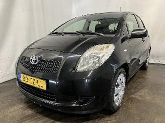 Vaurioauto  passenger cars Toyota Yaris Yaris II (P9) Hatchback 1.3 16V VVT-i (2SZFE) [64kW]  (08-2005/11-2010=
) 2007/3
