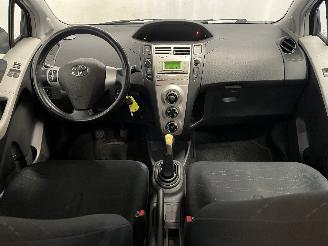 Toyota Yaris Yaris II (P9) Hatchback 1.3 16V VVT-i (2SZFE) [64kW]  (08-2005/11-2010=
) picture 15