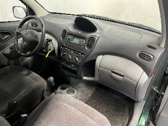 Toyota Yaris Yaris Verso (P2) MPV 1.3 16V (2NZFE) [63kW]  (08-1999/10-2002) picture 19