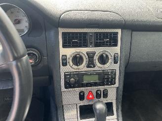 Mercedes SLK SLK (R170) Cabrio 2.0 200 16V (M111.946) [100kW]  (09-1996/03-2000) picture 18