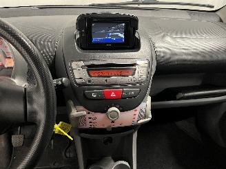 Toyota Aygo Aygo (B10) Hatchback 1.0 12V VVT-i (1KR-FE) [50kW]  (07-2005/05-2014) picture 23
