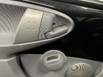 Toyota Aygo Aygo (B10) Hatchback 1.0 12V VVT-i (1KR-FE) [50kW]  (07-2005/05-2014) picture 28