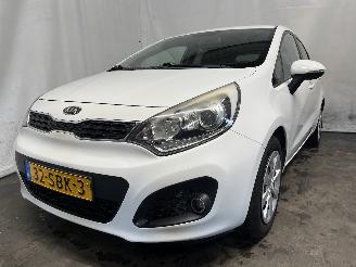Vaurioauto  passenger cars Kia Rio Rio III (UB) Hatchback 1.2 CVVT 16V (G4LA5) [63kW]  (09-2011/12-2017) 2011/9