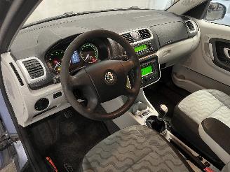 Skoda Roomster Roomster (5J) MPV 1.6 16V (BTS) [77kW]  (09-2006/03-2010) picture 15