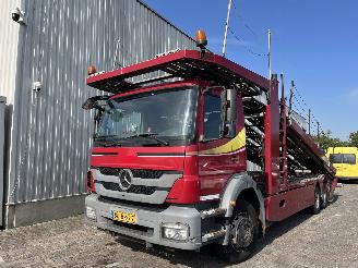krockskadad bil vrachtwagen Mercedes Axor Autotransport 5 Lader Met Lier 2011/10