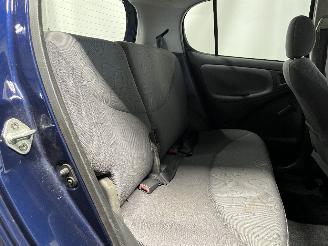 Toyota Yaris Yaris (P1) Hatchback 1.0 16V VVT-i (1SZFE) [50kW]  (04-1999/09-2005) picture 14