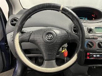Toyota Yaris Yaris (P1) Hatchback 1.0 16V VVT-i (1SZFE) [50kW]  (04-1999/09-2005) picture 17