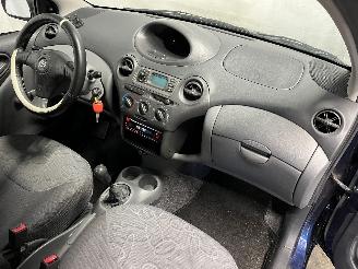 Toyota Yaris Yaris (P1) Hatchback 1.0 16V VVT-i (1SZFE) [50kW]  (04-1999/09-2005) picture 13