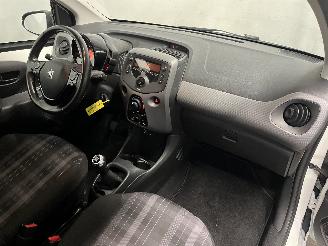 Peugeot 108 108 Hatchback 1.0 12V VVT-i (1KRFE(CFB)) [53kW]  (05-2018/...) picture 15