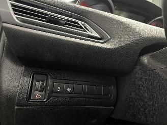 Peugeot 308 308 SW (L4/L9/LC/LJ/LR) Combi 5-drs 1.6 BlueHDi 120 (DV6FC(BHZ)) [88kW=
]  (03-2014/12-2021) picture 26