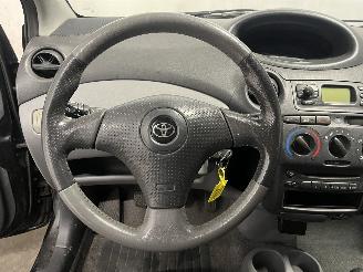 Toyota Yaris Yaris (P1) Hatchback 1.3 16V VVT-i (2SZFE) [64kW]  (04-2002/09-2005) picture 12