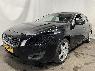 Volvo V-60 V60 I (FW/GW) Combi 2.0 D3 20V (D5204T3) [120kW]  (07-2010/12-2014) picture 3