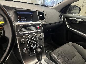 Volvo V-60 V60 I (FW/GW) Combi 2.0 D3 20V (D5204T3) [120kW]  (07-2010/12-2014) picture 22
