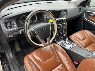 Volvo V-60 V60 I (FW/GW) Combi 2.0 D3 20V (D5204T3) [120kW]  (07-2010/12-2014) picture 21