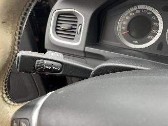 Volvo V-60 V60 I (FW/GW) Combi 2.0 D3 20V (D5204T3) [120kW]  (07-2010/12-2014) picture 26