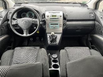 Toyota Corolla Corolla Verso (R10/11) MPV 2.2 D-4D 16V Cat Clean Power (2AD-FHV(Euro =
4)) [130kW]  (10-2005/03-2009) picture 15