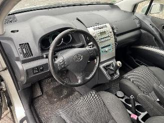 Toyota Corolla Corolla Verso (R10/11) MPV 2.2 D-4D 16V Cat Clean Power (2AD-FHV(Euro =
4)) [130kW]  (10-2005/03-2009) picture 16
