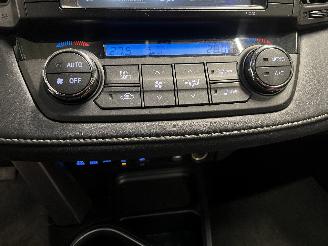 Toyota Rav-4 RAV4 (A4) Terreinwagen 2.5 Hybrid 16V VVT-i 4x2 (2ARFXE(Euro 6)) [145k=
W]  (10-2015/01-2019) picture 19