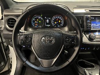 Toyota Rav-4 RAV4 (A4) Terreinwagen 2.5 Hybrid 16V VVT-i 4x2 (2ARFXE(Euro 6)) [145k=
W]  (10-2015/01-2019) picture 17
