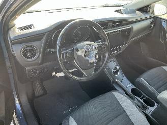 Toyota Auris Auris (E18) Hatchback 5-drs 1.8 16V Hybrid (2ZRFXE) [100kW]  (10-2012/=
03-2019) picture 31