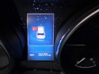 Toyota Auris Auris (E18) Hatchback 5-drs 1.8 16V Hybrid (2ZRFXE) [100kW]  (10-2012/=
03-2019) picture 2