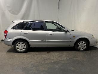 Mazda 323 323 Fastbreak (BJ14) Hatchback 1.6 16V (ZM) [72kW]  (01-2001/09-2003) picture 7