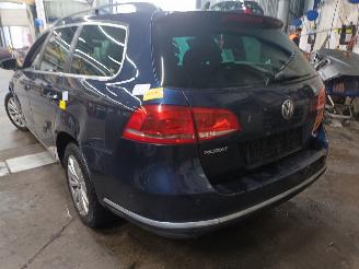 Volkswagen Passat Passat Variant (365) Combi 1.6 TDI 16V Bluemotion (CAYC(Euro 5)) [77kW=
]  (08-2010/12-2014) picture 4