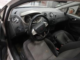 Seat Ibiza Ibiza IV (6J5) Hatchback 5-drs 1.2 TDI Ecomotive (CFWA) [55kW]  (06-20=
10/05-2015) picture 5