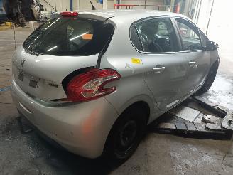 Peugeot 208 208 I (CA/CC/CK/CL) Hatchback 1.4 16V (EP3C(8FP)) [70kW]  (03-2012/12-=
2019) picture 3