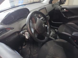 Peugeot 208 208 I (CA/CC/CK/CL) Hatchback 1.4 16V (EP3C(8FP)) [70kW]  (03-2012/12-=
2019) picture 5