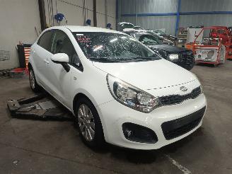 Kia Rio Rio III (UB) Hatchback 1.4 CVVT 16V (G4FA) [80kW]  (09-2011/12-2017) picture 2