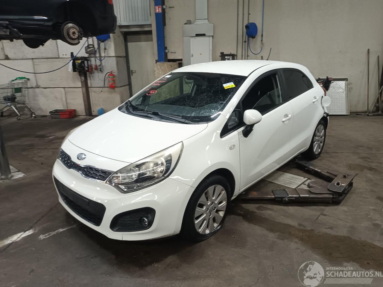 Kia Rio Rio III (UB) Hatchback 1.4 CVVT 16V (G4FA) [80kW]  (09-2011/12-2017)