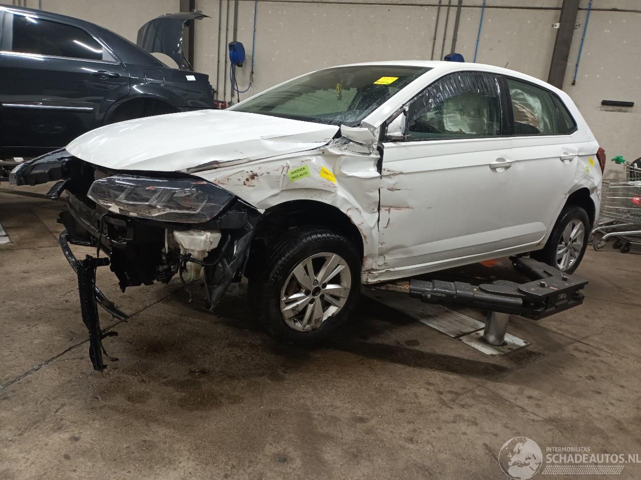 Volkswagen Polo Polo VI (AW1) Hatchback 5-drs 1.0 TSI 12V (DKLA) [70kW]  (06-2017/...)=