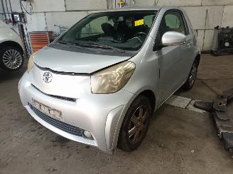 demontáž osobní automobily Toyota iQ iQ Hatchback 3-drs 1.0 12V VVT-i (1KR-FE) [50kW]  (01-2009/12-2015) 2010/1