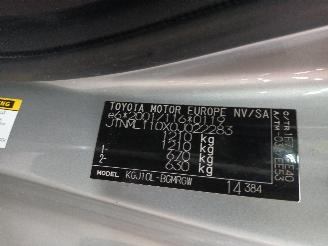 Toyota iQ iQ Hatchback 3-drs 1.0 12V VVT-i (1KR-FE) [50kW]  (01-2009/12-2015) picture 6