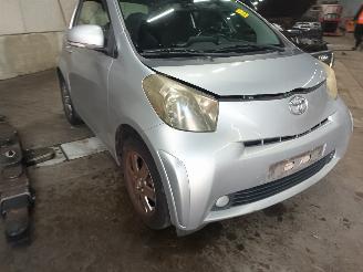 Toyota iQ iQ Hatchback 3-drs 1.0 12V VVT-i (1KR-FE) [50kW]  (01-2009/12-2015) picture 2