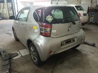 Toyota iQ iQ Hatchback 3-drs 1.0 12V VVT-i (1KR-FE) [50kW]  (01-2009/12-2015) picture 4