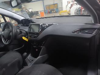 Peugeot 208 208 I (CA/CC/CK/CL) Hatchback 1.2 Vti 12V PureTech 82 (EB2F(HMZ)) [60k=
W]  (03-2012/12-2019) picture 5
