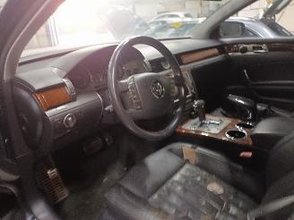 Volkswagen Phaeton Phaeton (3D) Sedan 3.0 V6 TDI 24V 4Motion (CEXA) [176kW]  (06-2008/03-=
2016) picture 5
