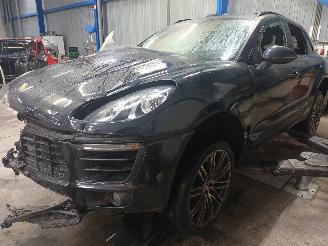 Dezmembrări autoturisme Porsche Macan Macan (95B) SUV 3.0 V6 24V S (MCT.MA) [250kW]  (02-2014/09-2018) 2015/12