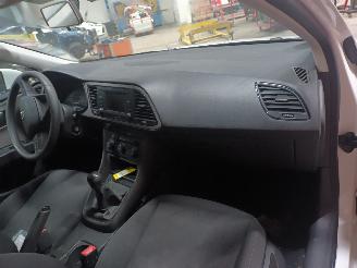 Seat Leon Leon ST (5FF) Combi 5-drs 1.0 TSI 12V (DKLB) [63kW]  (09-2018/08-2020)= picture 5