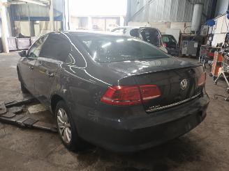 Volkswagen Passat Passat (362) Sedan 1.6 TDI 16V Bluemotion (CAYC) [77kW]  (08-2010/12-2=
014) picture 4