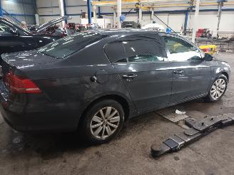 Volkswagen Passat Passat (362) Sedan 1.6 TDI 16V Bluemotion (CAYC) [77kW]  (08-2010/12-2=
014) picture 3