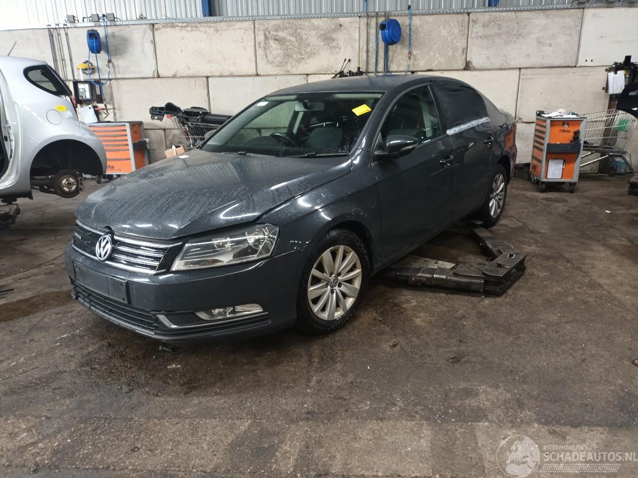 Volkswagen Passat Passat (362) Sedan 1.6 TDI 16V Bluemotion (CAYC) [77kW]  (08-2010/12-2=
014)