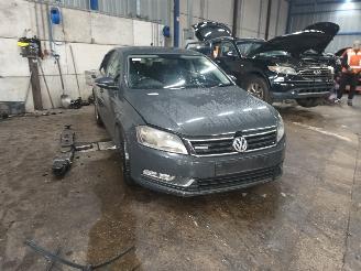 Volkswagen Passat Passat (362) Sedan 1.6 TDI 16V Bluemotion (CAYC) [77kW]  (08-2010/12-2=
014) picture 2